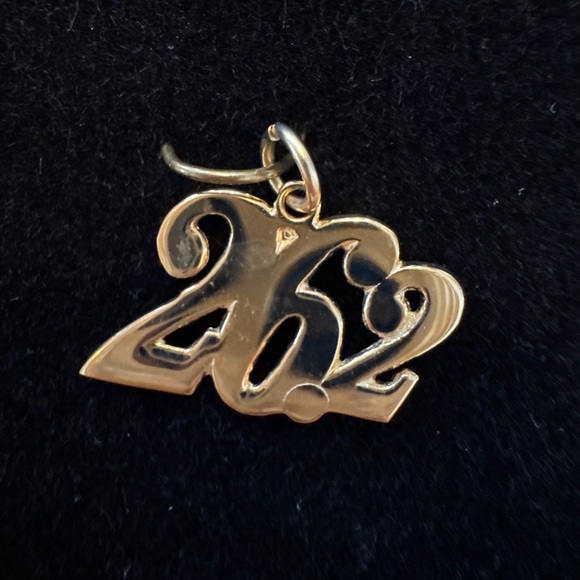 Zimmerman 14 KT Gold Marathon Charm, 26.2 - Picture 3 of 4